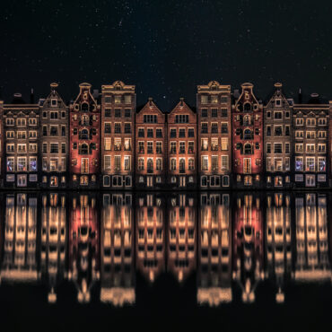 Amsterdam in kleur gespiegeld
