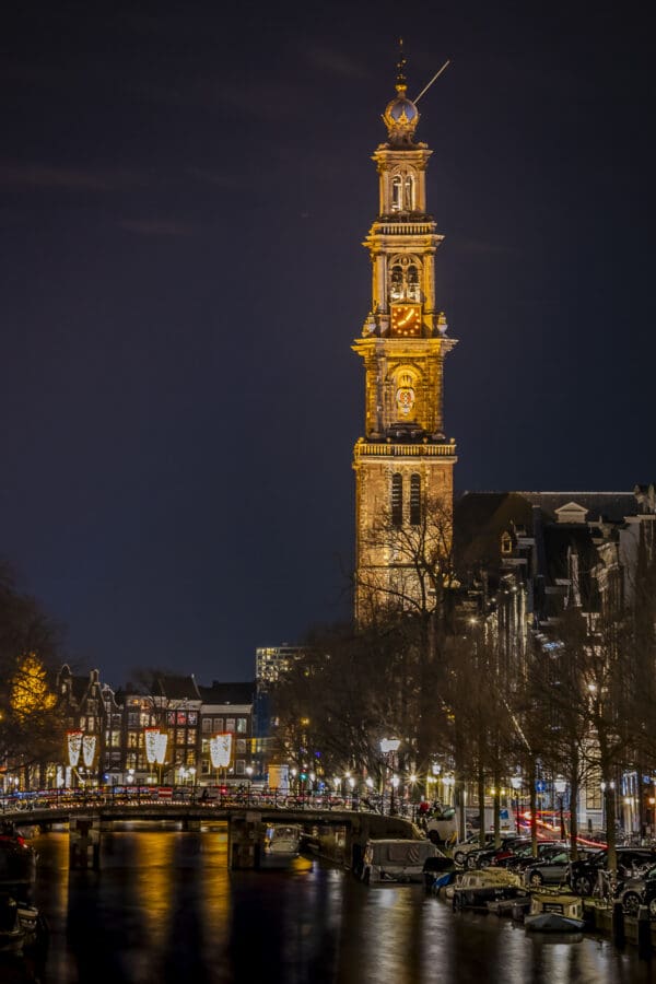 De Westertoren - Westerkerk van Amsterdam gefotografeerd in de avond